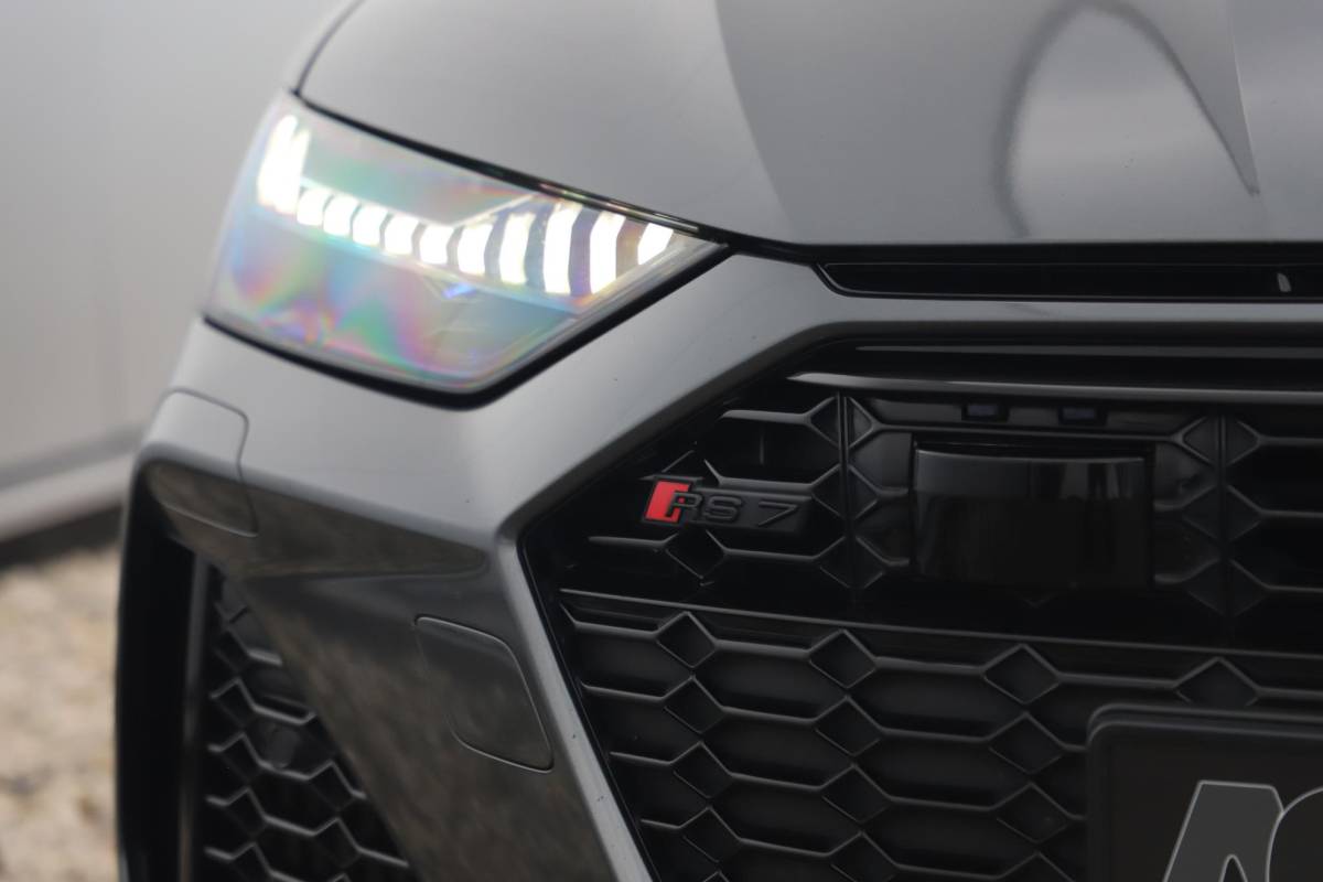 Audi RS7 Audi RS7 4.0 TFSI RS 7 Sportback Quattro 600PK 1 Jaar Garantie 22 inch Ceramic B&O High End Alcantara Hemel Dynamic Plus Pack 4-wiel Sturing Softclose Stoelverkoeling Panoramadak Laser LED HUD 360 Camera Full Options! Nieuwstaat!