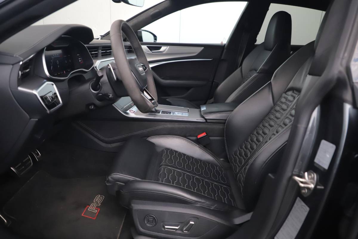 Audi RS7 Audi RS7 4.0 TFSI RS 7 Sportback Quattro 600PK 1 Jaar Garantie 22 inch Ceramic B&O High End Alcantara Hemel Dynamic Plus Pack 4-wiel Sturing Softclose Stoelverkoeling Panoramadak Laser LED HUD 360 Camera Full Options! Nieuwstaat!