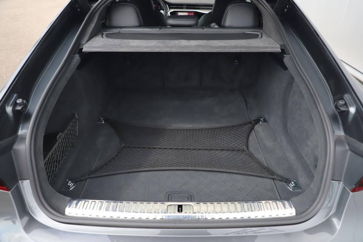 Audi RS7 Audi RS7 4.0 TFSI RS 7 Sportback Quattro 600PK 1 Jaar Garantie 22 inch Ceramic B&O High End Alcantara Hemel Dynamic Plus Pack 4-wiel Sturing Softclose Stoelverkoeling Panoramadak Laser LED HUD 360 Camera Full Options! Nieuwstaat!