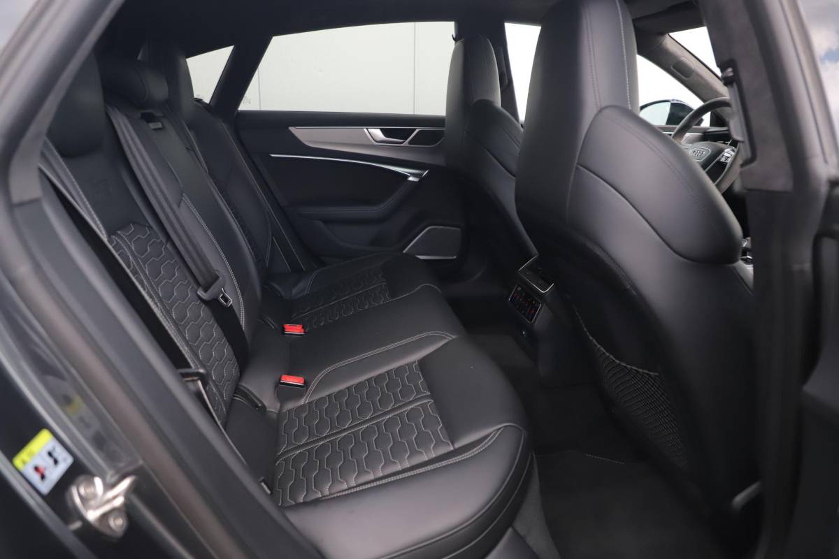 Audi RS7 Audi RS7 4.0 TFSI RS 7 Sportback Quattro 600PK 1 Jaar Garantie 22 inch Ceramic B&O High End Alcantara Hemel Dynamic Plus Pack 4-wiel Sturing Softclose Stoelverkoeling Panoramadak Laser LED HUD 360 Camera Full Options! Nieuwstaat!