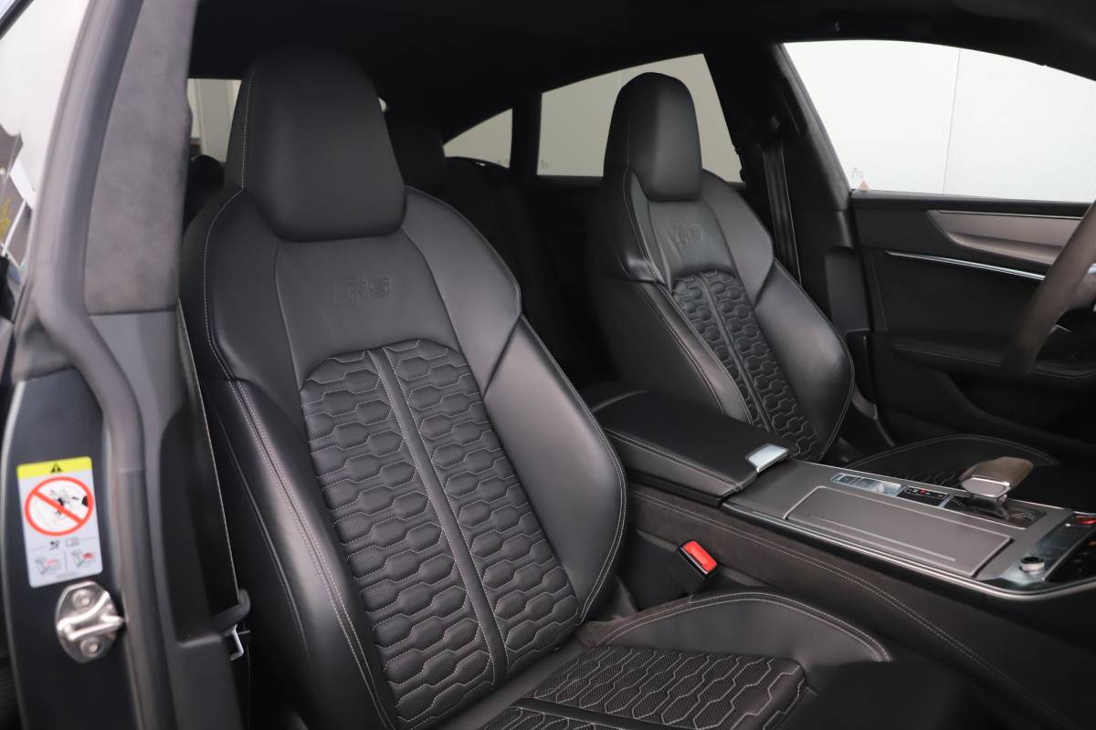 Audi RS7 Audi RS7 4.0 TFSI RS 7 Sportback Quattro 600PK 1 Jaar Garantie 22 inch Ceramic B&O High End Alcantara Hemel Dynamic Plus Pack 4-wiel Sturing Softclose Stoelverkoeling Panoramadak Laser LED HUD 360 Camera Full Options! Nieuwstaat!