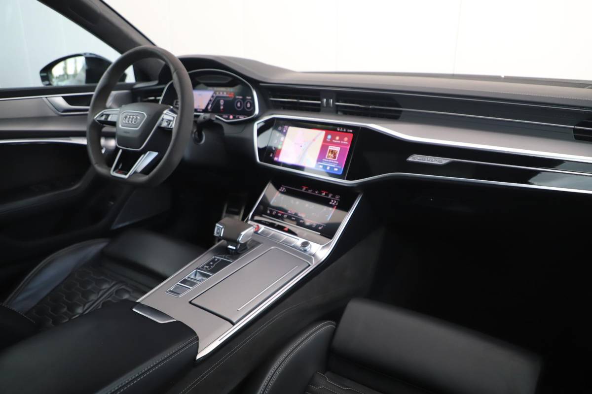 Audi RS7 Audi RS7 4.0 TFSI RS 7 Sportback Quattro 600PK 1 Jaar Garantie 22 inch Ceramic B&O High End Alcantara Hemel Dynamic Plus Pack 4-wiel Sturing Softclose Stoelverkoeling Panoramadak Laser LED HUD 360 Camera Full Options! Nieuwstaat!