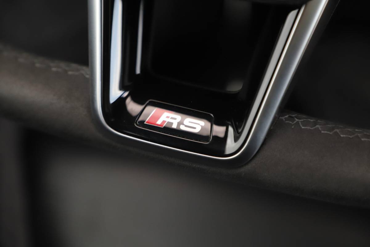 Audi RS7 Audi RS7 4.0 TFSI RS 7 Sportback Quattro 600PK 1 Jaar Garantie 22 inch Ceramic B&O High End Alcantara Hemel Dynamic Plus Pack 4-wiel Sturing Softclose Stoelverkoeling Panoramadak Laser LED HUD 360 Camera Full Options! Nieuwstaat!