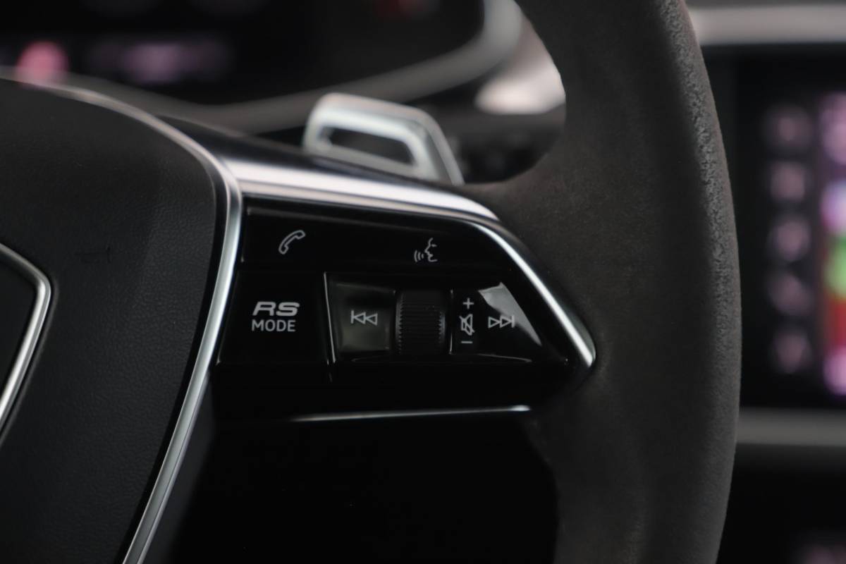 Audi RS7 Audi RS7 4.0 TFSI RS 7 Sportback Quattro 600PK 1 Jaar Garantie 22 inch Ceramic B&O High End Alcantara Hemel Dynamic Plus Pack 4-wiel Sturing Softclose Stoelverkoeling Panoramadak Laser LED HUD 360 Camera Full Options! Nieuwstaat!