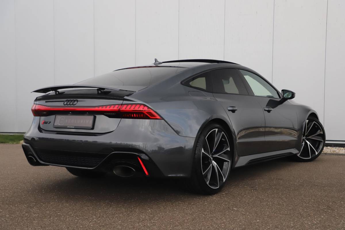 Audi RS7 Audi RS7 4.0 TFSI RS 7 Sportback Quattro 600PK 1 Jaar Garantie 22 inch Ceramic B&O High End Alcantara Hemel Dynamic Plus Pack 4-wiel Sturing Softclose Stoelverkoeling Panoramadak Laser LED HUD 360 Camera Full Options! Nieuwstaat!