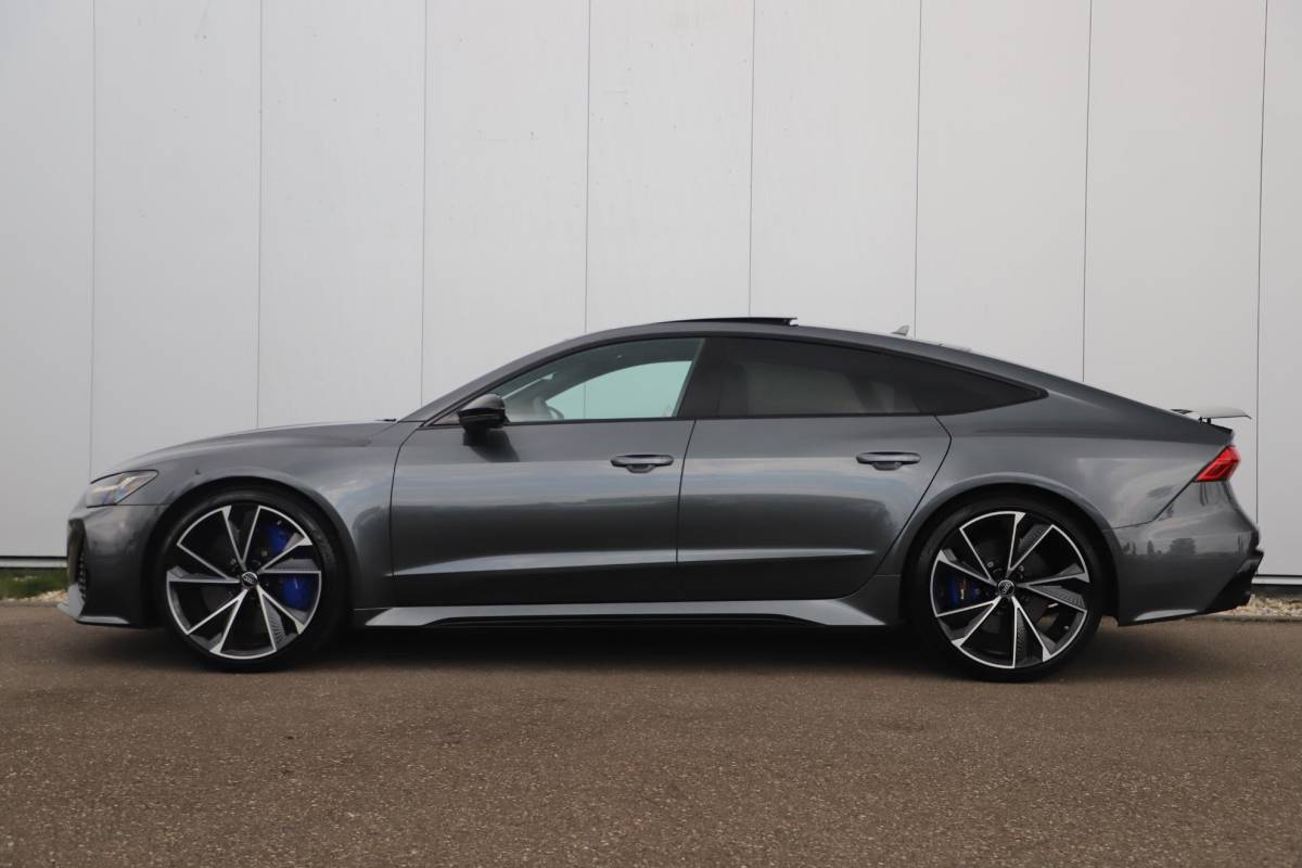 Audi RS7 Audi RS7 4.0 TFSI RS 7 Sportback Quattro 600PK 1 Jaar Garantie 22 inch Ceramic B&O High End Alcantara Hemel Dynamic Plus Pack 4-wiel Sturing Softclose Stoelverkoeling Panoramadak Laser LED HUD 360 Camera Full Options! Nieuwstaat!