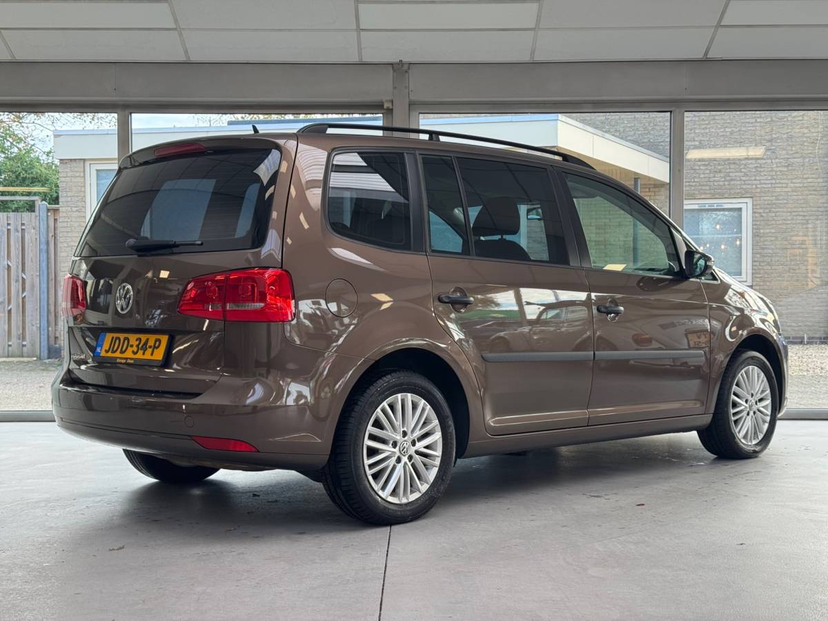 Volkswagen Touran Volkswagen TOURAN 1.2 TSI Comfortline BlueMotion 7p. |Parkeersenoren|Clima|Stoelverwarming|