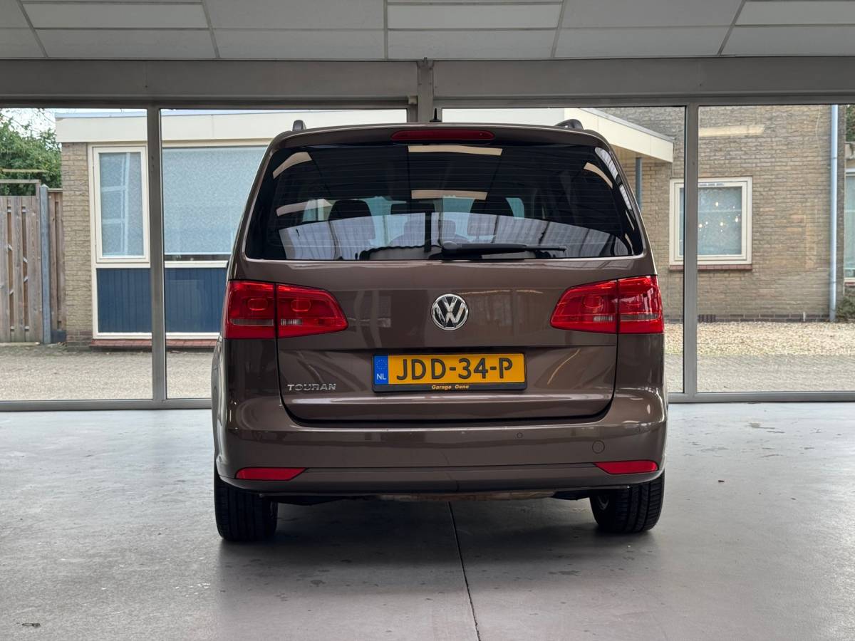 Volkswagen Touran Volkswagen TOURAN 1.2 TSI Comfortline BlueMotion 7p. |Parkeersenoren|Clima|Stoelverwarming|