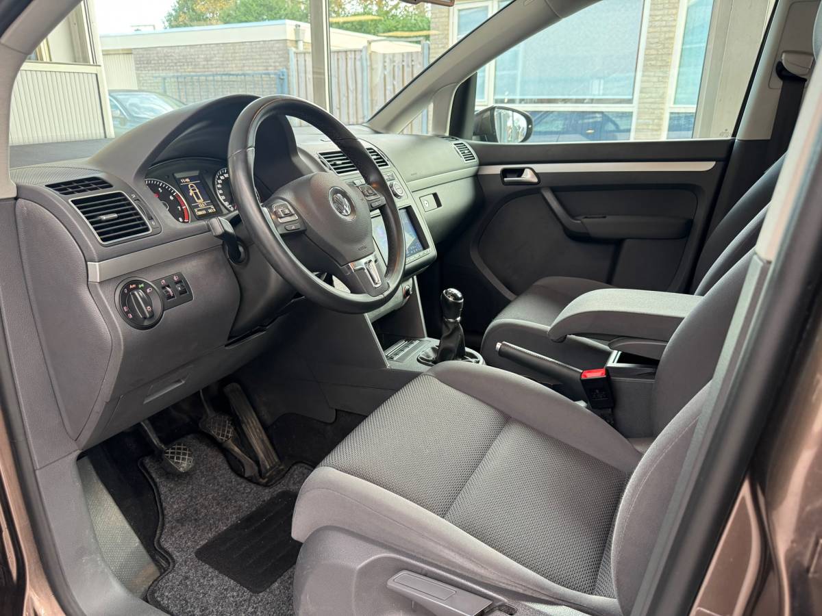 Volkswagen Touran Volkswagen TOURAN 1.2 TSI Comfortline BlueMotion 7p. |Parkeersenoren|Clima|Stoelverwarming|
