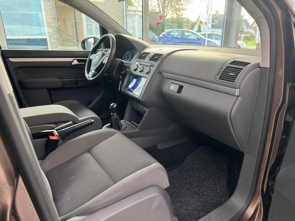 Volkswagen Touran Volkswagen TOURAN 1.2 TSI Comfortline BlueMotion 7p. |Parkeersenoren|Clima|Stoelverwarming|