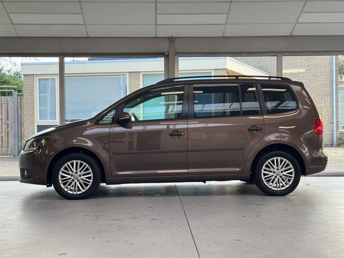 Volkswagen Touran Volkswagen TOURAN 1.2 TSI Comfortline BlueMotion 7p. |Parkeersenoren|Clima|Stoelverwarming|