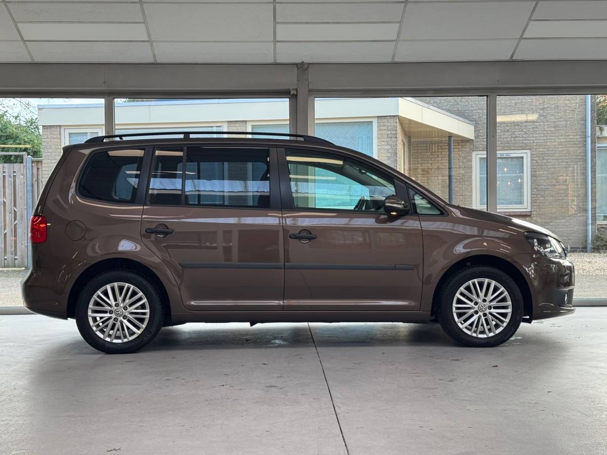 Volkswagen Touran Volkswagen TOURAN 1.2 TSI Comfortline BlueMotion 7p. |Parkeersenoren|Clima|Stoelverwarming|