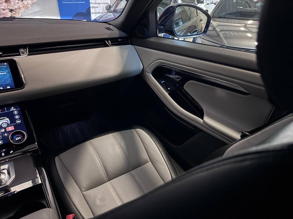 Land Rover Range Rover Evoque Land Rover RANGE ROVER EVOQUE 2.0 D150 AWD R-Dynamic SE | LEDER | CAMERA