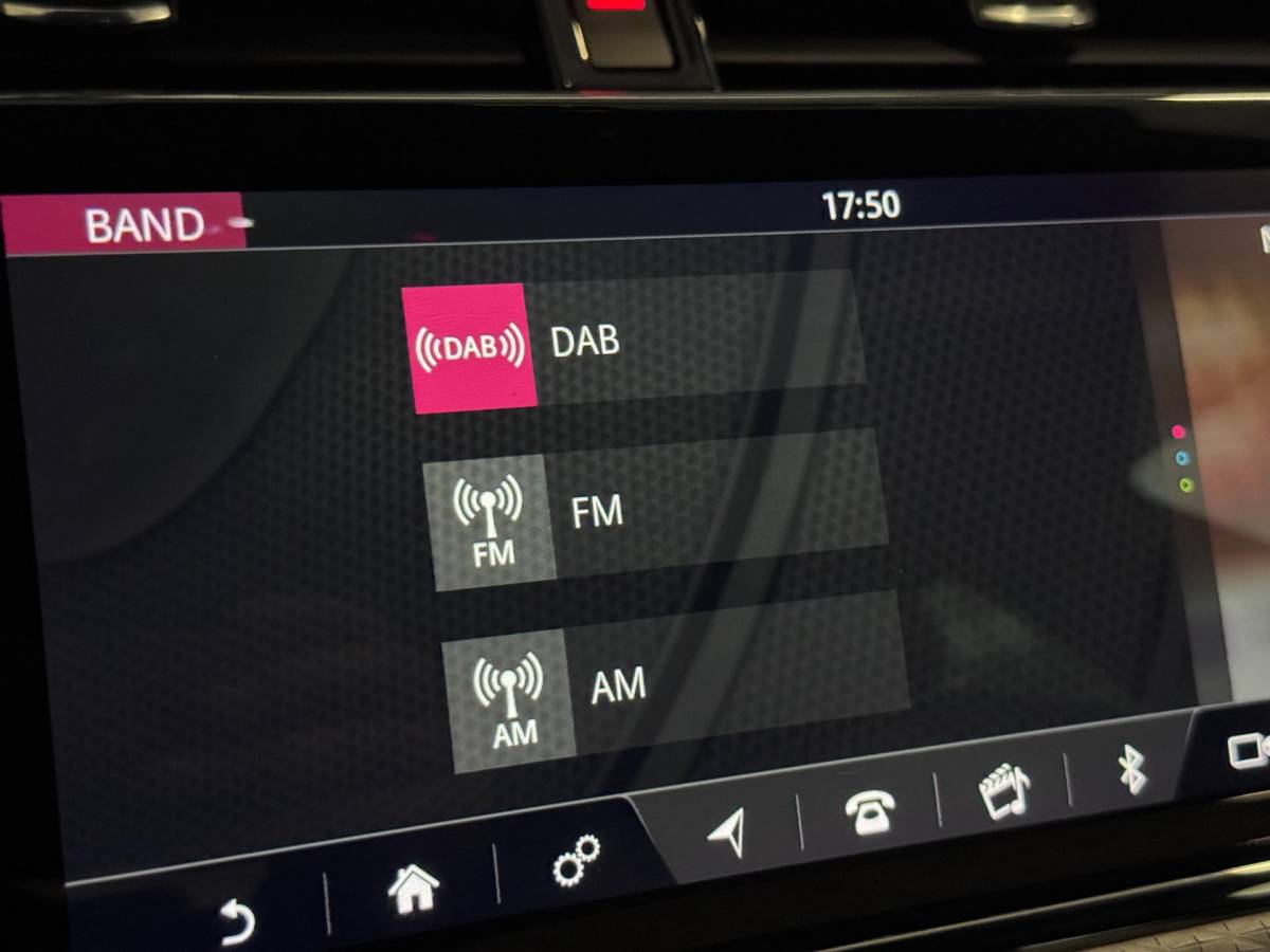 Land Rover Range Rover Evoque Land Rover RANGE ROVER EVOQUE 2.0 D150 AWD R-Dynamic SE | LEDER | CAMERA