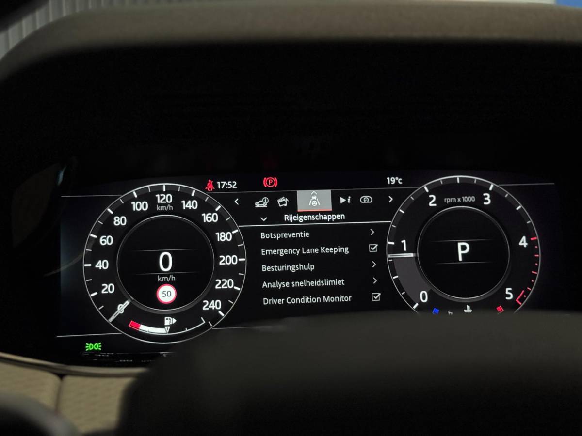 Land Rover Range Rover Evoque Land Rover RANGE ROVER EVOQUE 2.0 D150 AWD R-Dynamic SE | LEDER | CAMERA