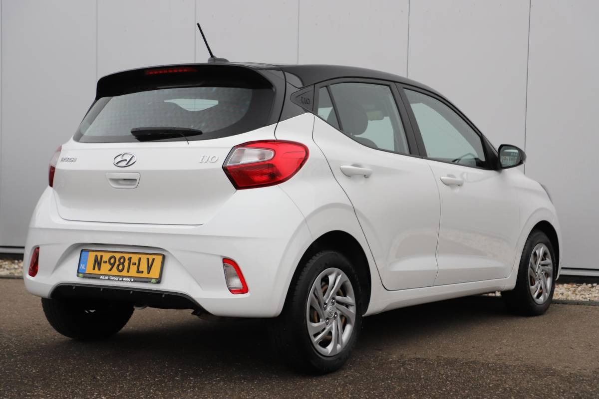 Hyundai i10 Hyundai i10 1.0 Comfort 5-zits Automaat Carplay Android Navigatie Airco Cruise Control LED