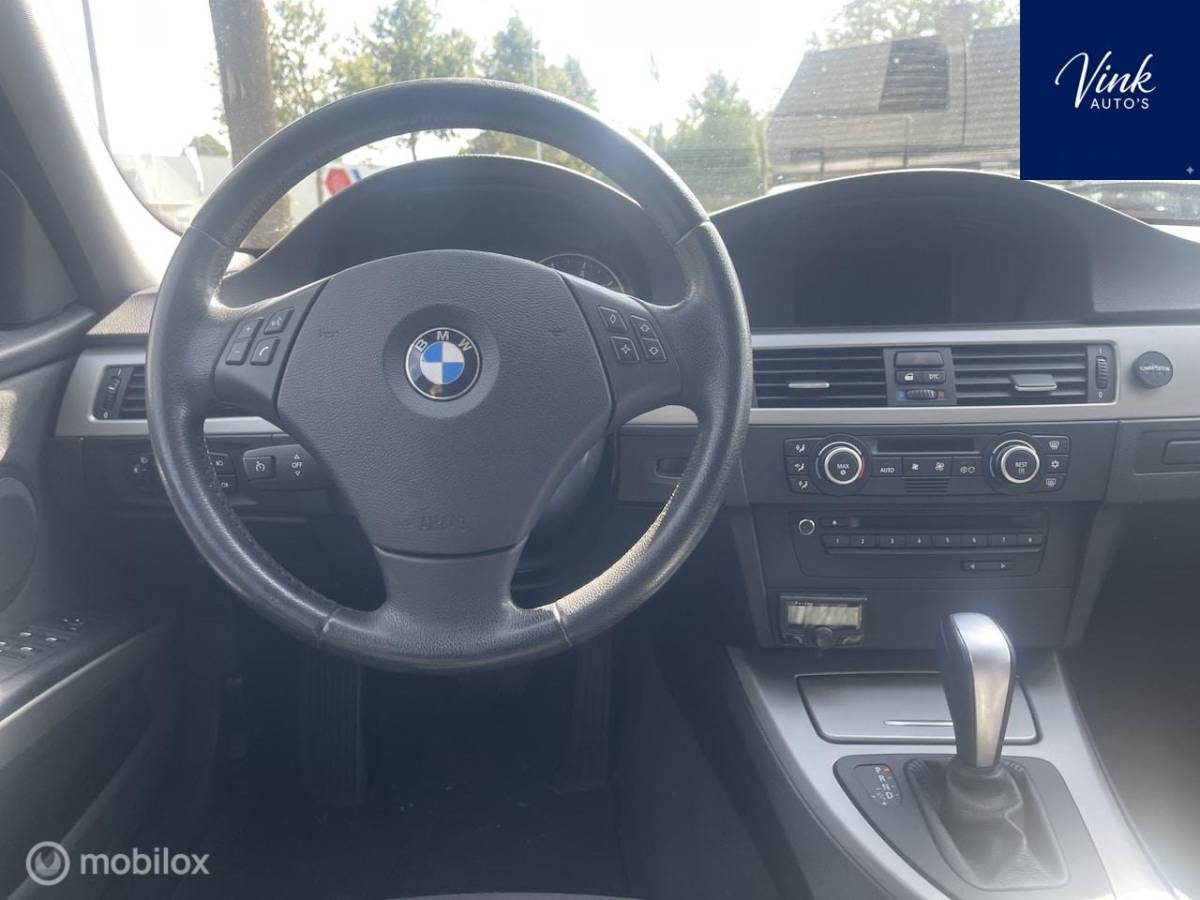 BMW 3 Serie BMW 3-serie Touring 318i Business Line AUTOMAAT|Trekhaak|Navigatie|Parkeersensoren|Climate Control