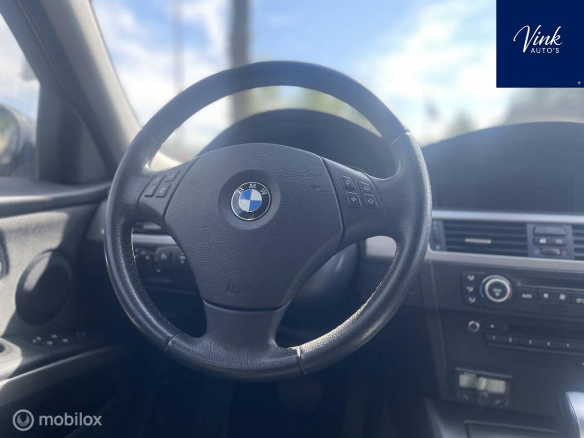 BMW 3 Serie BMW 3-serie Touring 318i Business Line AUTOMAAT|Trekhaak|Navigatie|Parkeersensoren|Climate Control