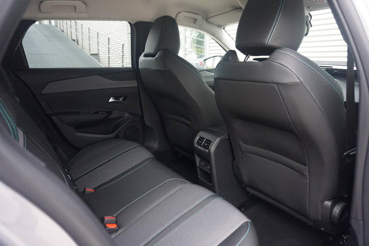 Peugeot 308 Peugeot 308 SW 1.2 Hybrid 136 e-DCS6 Allure