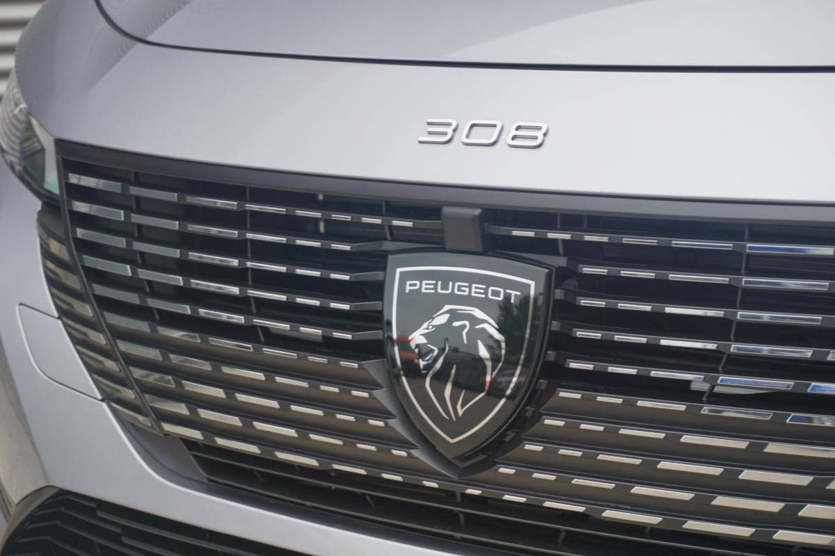 Peugeot 308 Peugeot 308 SW 1.2 Hybrid 136 e-DCS6 Allure