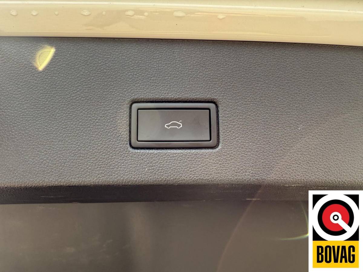 Volkswagen T-Roc Volkswagen T-Roc 2.0 TSI 4Motion R Pano Memory Camera Leder