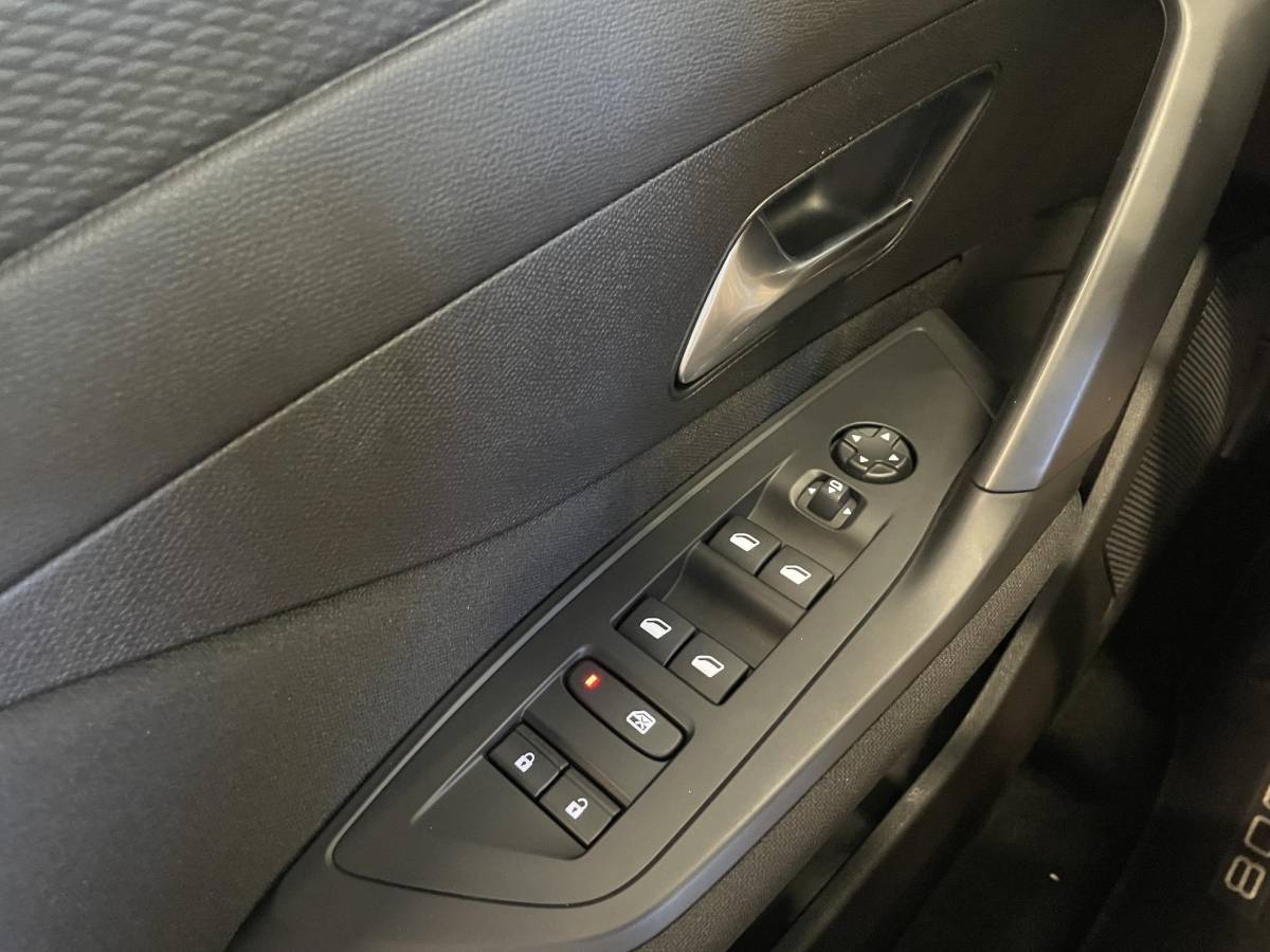 Peugeot 308 Peugeot 308 SW 1.6 PHEV 180pk Active Pack Business Navigatie Carplay PDC VA + Camera 17″ LM Velgen Adaptive Cruise Control Full LED Virtual Cockpit