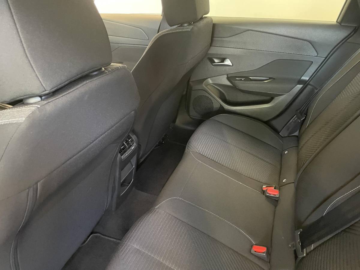 Peugeot 308 Peugeot 308 SW 1.6 PHEV 180pk Active Pack Business Navigatie Carplay PDC VA + Camera 17″ LM Velgen Adaptive Cruise Control Full LED Virtual Cockpit