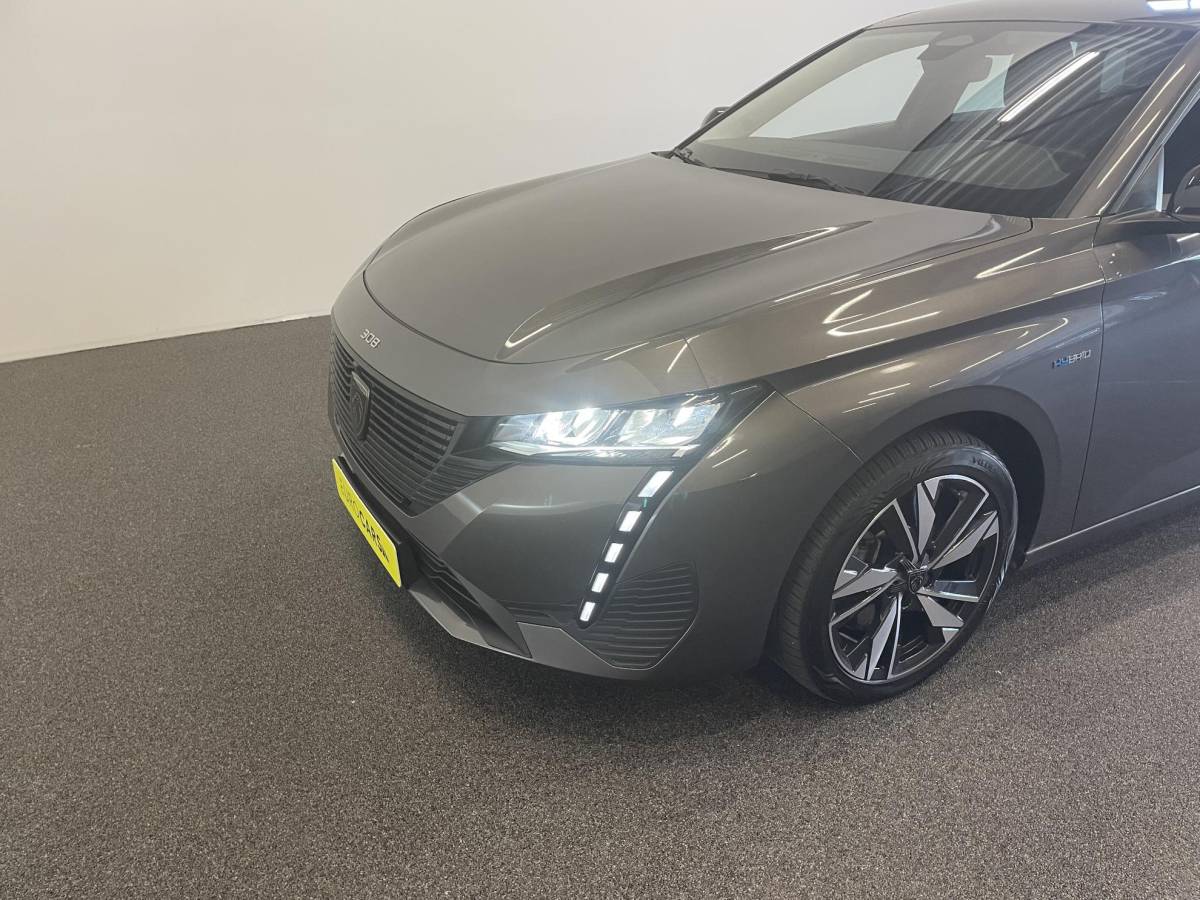 Peugeot 308 Peugeot 308 SW 1.6 PHEV 180pk Active Pack Business Navigatie Carplay PDC VA + Camera 17″ LM Velgen Adaptive Cruise Control Full LED Virtual Cockpit