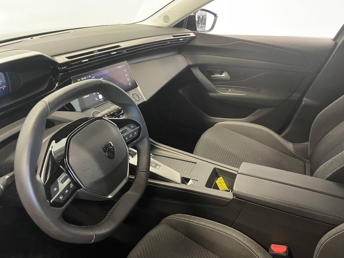 Peugeot 308 Peugeot 308 SW 1.6 PHEV 180pk Active Pack Business Navigatie Carplay PDC VA + Camera 17″ LM Velgen Adaptive Cruise Control Full LED Virtual Cockpit