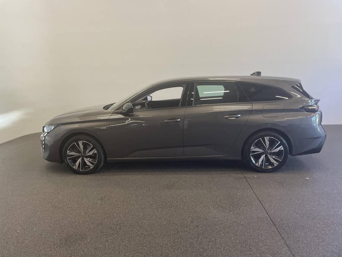 Peugeot 308 Peugeot 308 SW 1.6 PHEV 180pk Active Pack Business Navigatie Carplay PDC VA + Camera 17″ LM Velgen Adaptive Cruise Control Full LED Virtual Cockpit