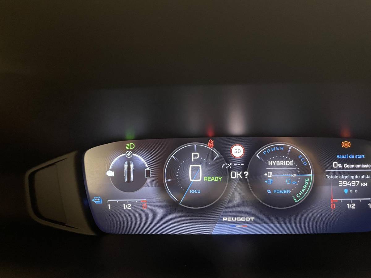 Peugeot 308 Peugeot 308 SW 1.6 PHEV 180pk Active Pack Business Navigatie Carplay PDC VA + Camera 17″ LM Velgen Adaptive Cruise Control Full LED Virtual Cockpit