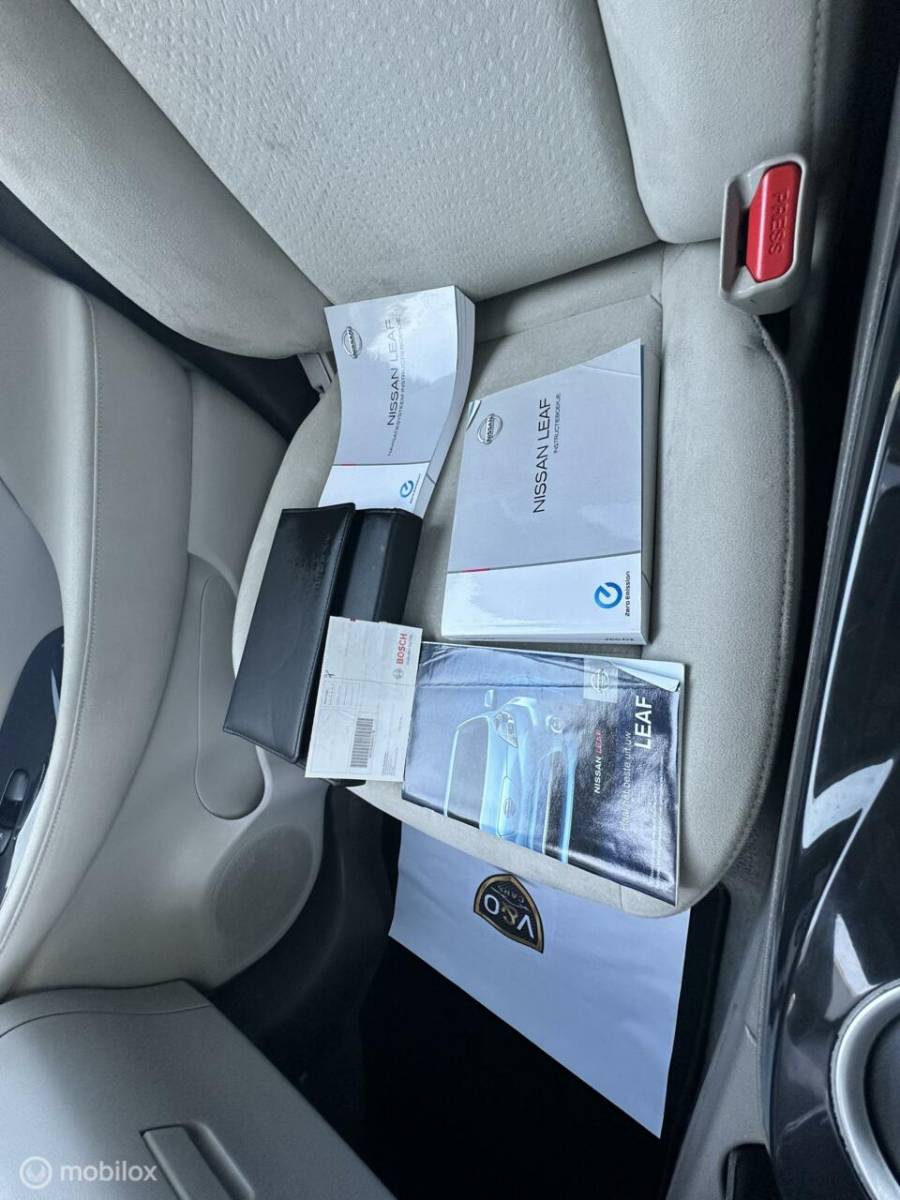 Nissan Leaf Nissan LEAF Base 24 kWh