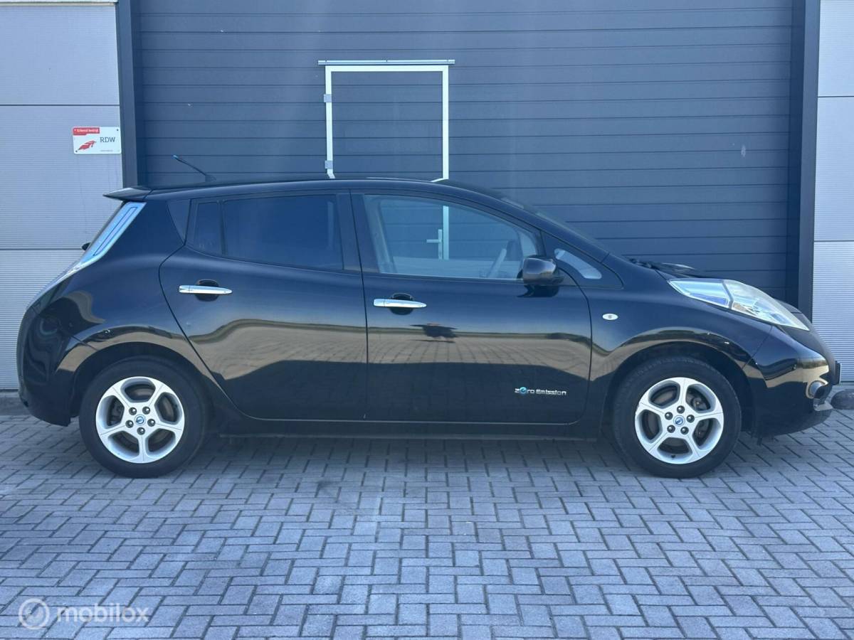 Nissan Leaf Nissan LEAF Base 24 kWh
