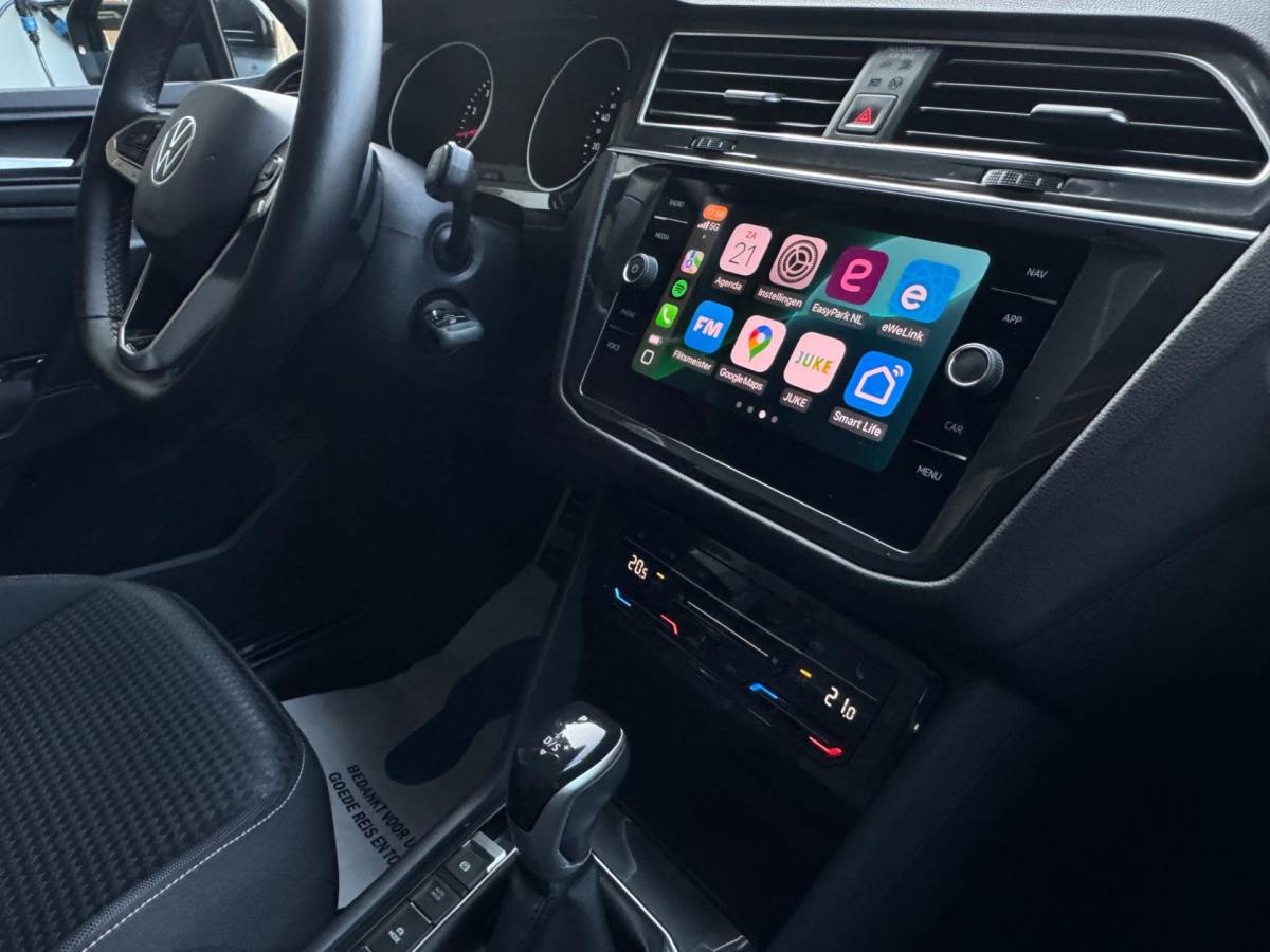 Volkswagen Tiguan Volkswagen Tiguan 1.5 TSI Life Business / Pano / IQ Light / Trekhaak