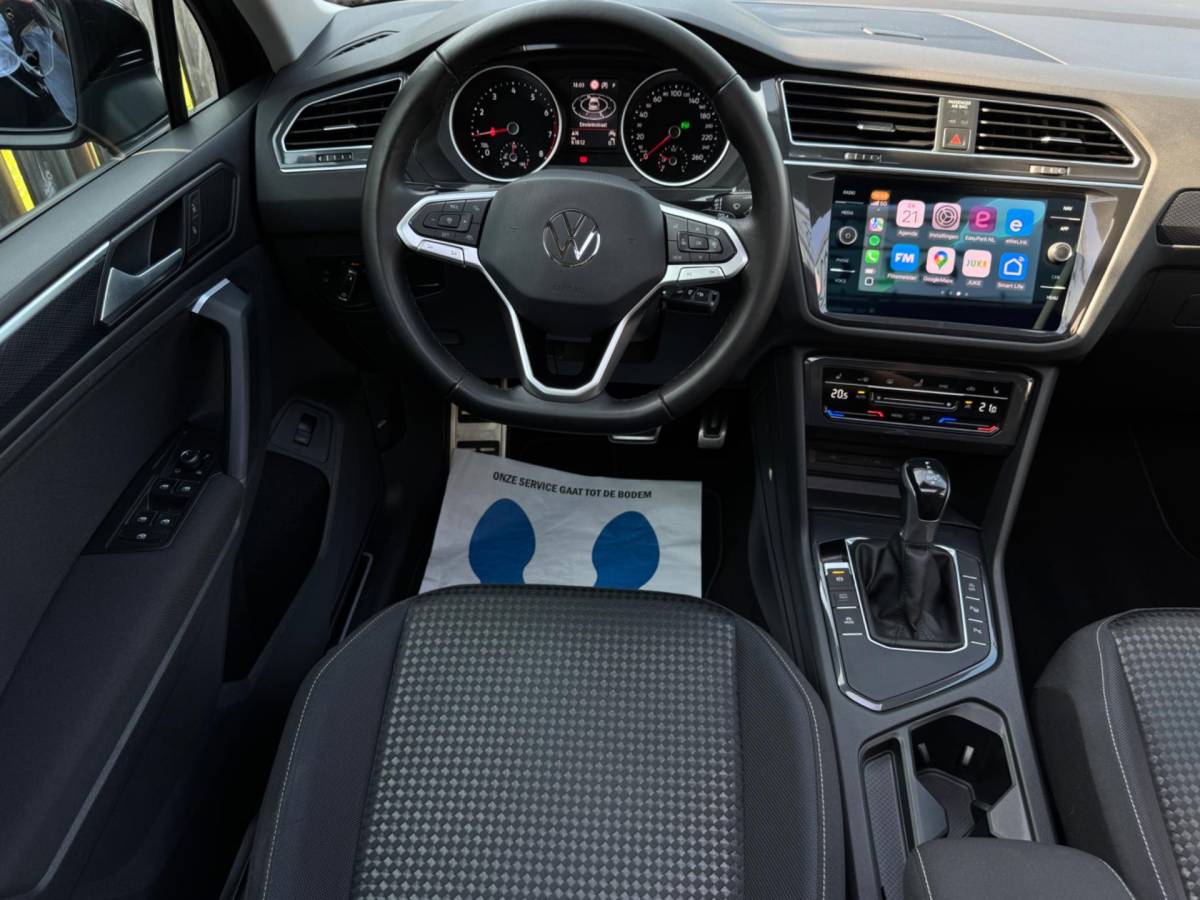 Volkswagen Tiguan Volkswagen Tiguan 1.5 TSI Life Business / Pano / IQ Light / Trekhaak