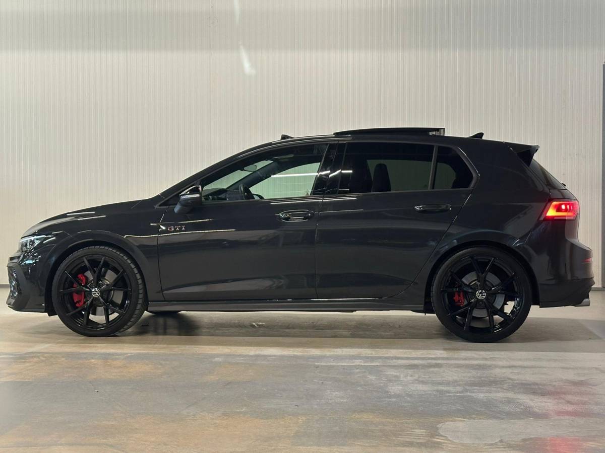 Volkswagen Golf Volkswagen Golf 2.0 TSI GTI | FACELIFT | PANO | HUD | 360 CAMERA | IQ LIGHTS