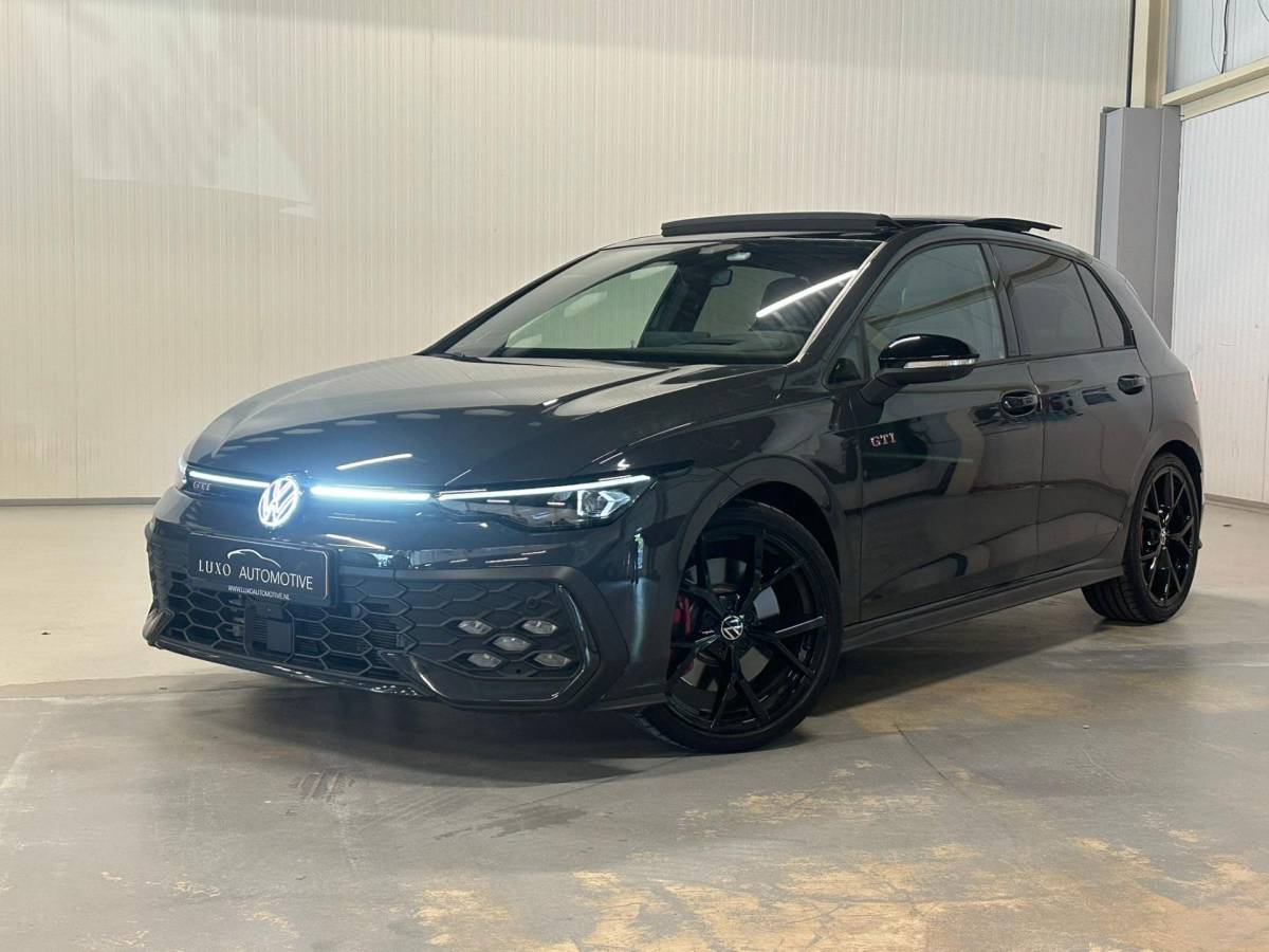 Volkswagen Golf Volkswagen Golf 2.0 TSI GTI | FACELIFT | PANO | HUD | 360 CAMERA | IQ LIGHTS
