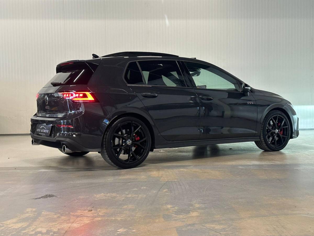 Volkswagen Golf Volkswagen Golf 2.0 TSI GTI | FACELIFT | PANO | HUD | 360 CAMERA | IQ LIGHTS
