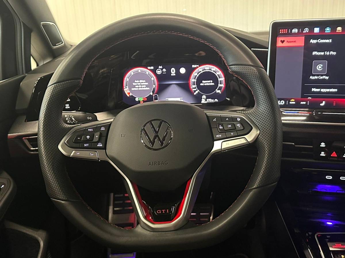 Volkswagen Golf Volkswagen Golf 2.0 TSI GTI | FACELIFT | PANO | HUD | 360 CAMERA | IQ LIGHTS
