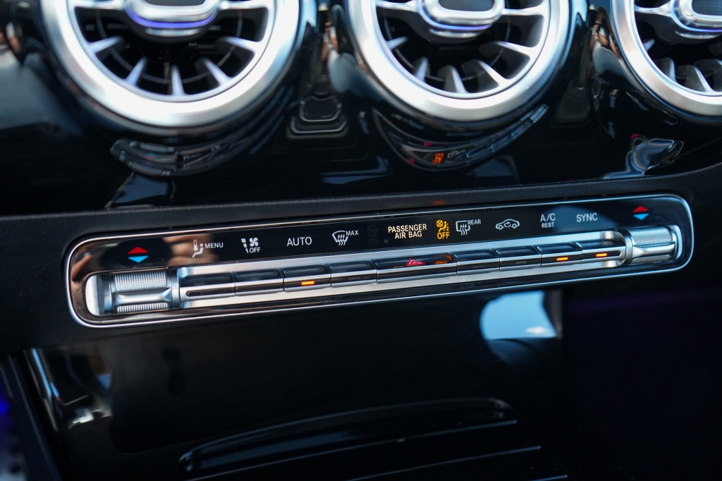 Mercedes-Benz CLA Mercedes-benz CLA-klasse Shooting Brake 200 Bns Sol. AMG | Pano | Sfeer | Multibeam | Trekhaak