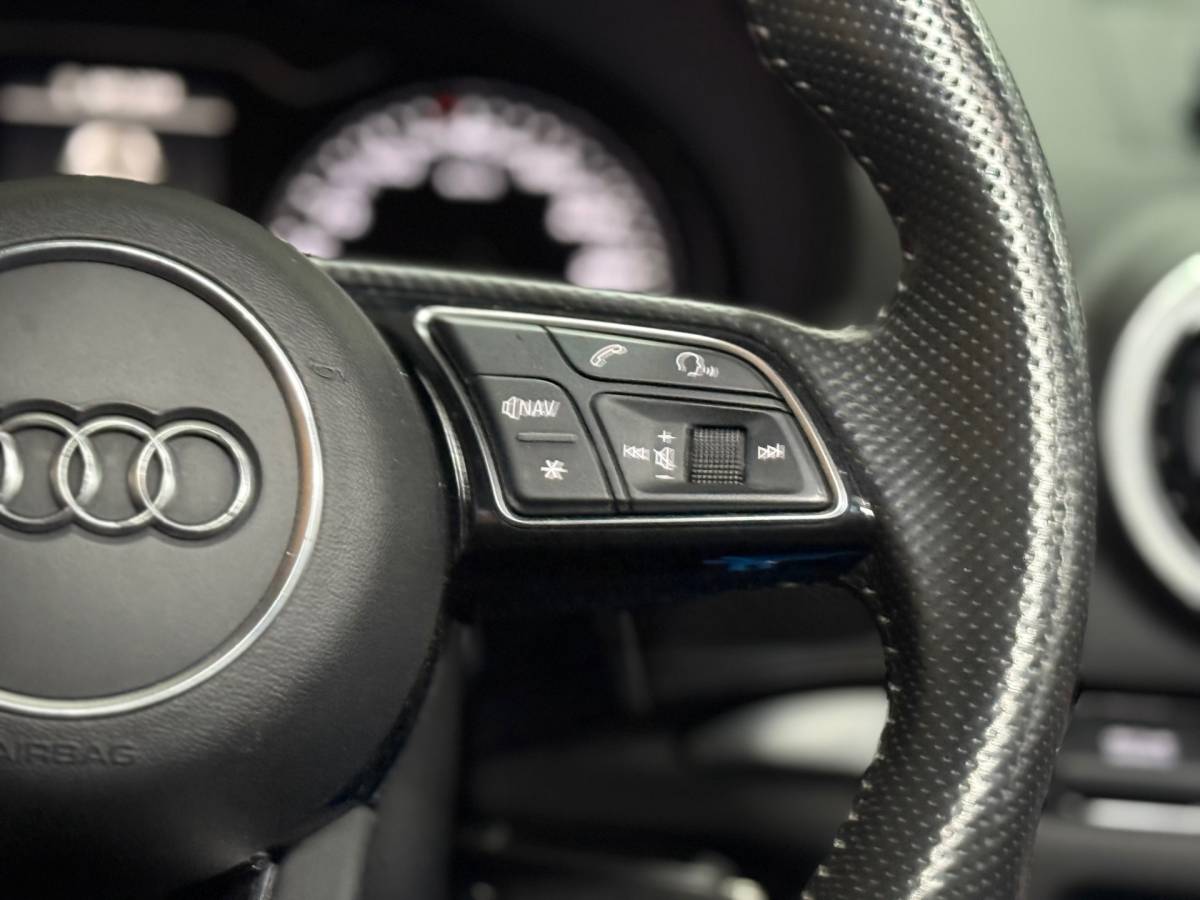 Audi A3 Audi A3 Sportback 1.5 TFSI CoD Sport S Line Edition | Pano | Sportstoelen | LED | Navigatie | Trekhaak