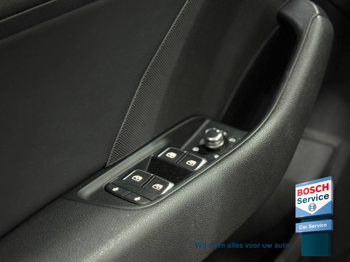 Audi A3 Audi A3 Sportback 1.5 TFSI CoD Sport S Line Edition | Pano | Sportstoelen | LED | Navigatie | Trekhaak
