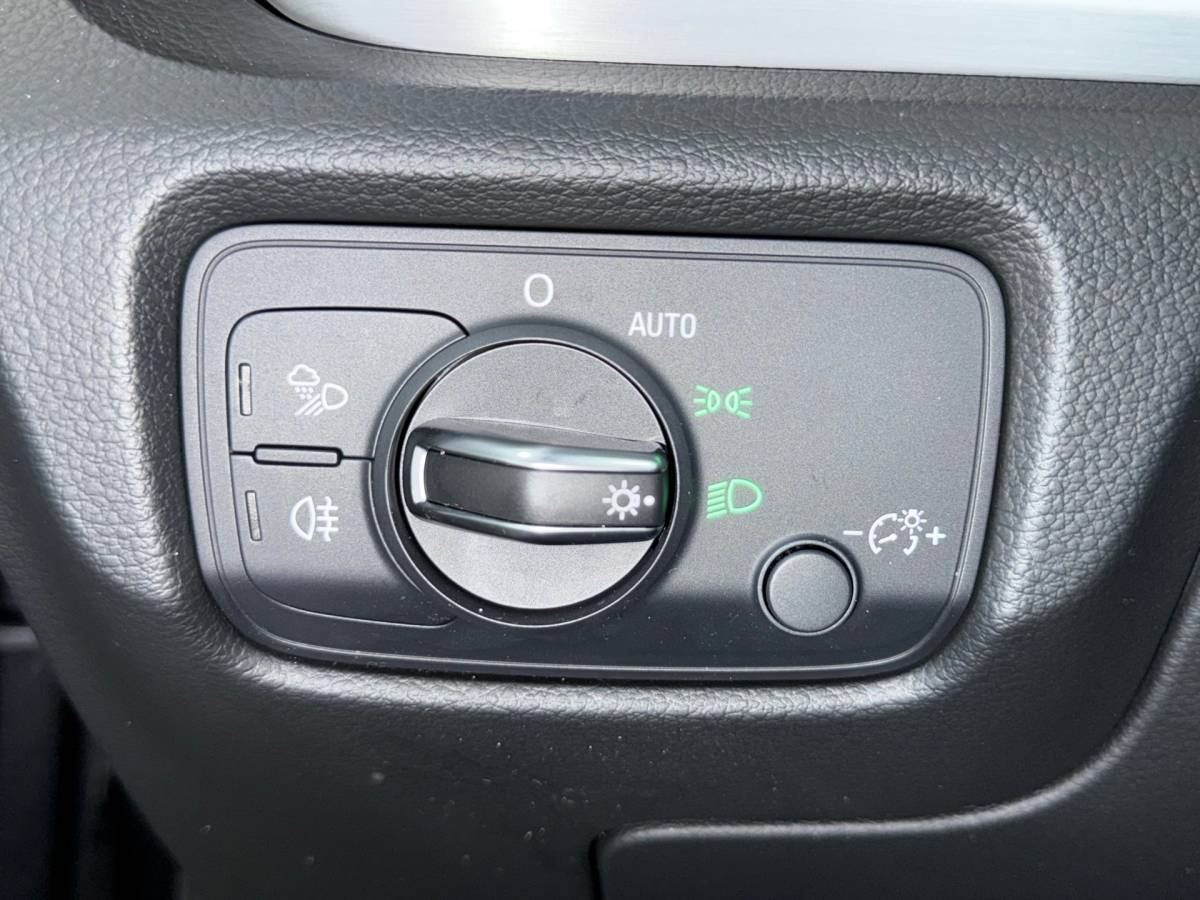 Audi A3 Audi A3 Sportback 1.5 TFSI CoD Sport S Line Edition | Pano | Sportstoelen | LED | Navigatie | Trekhaak