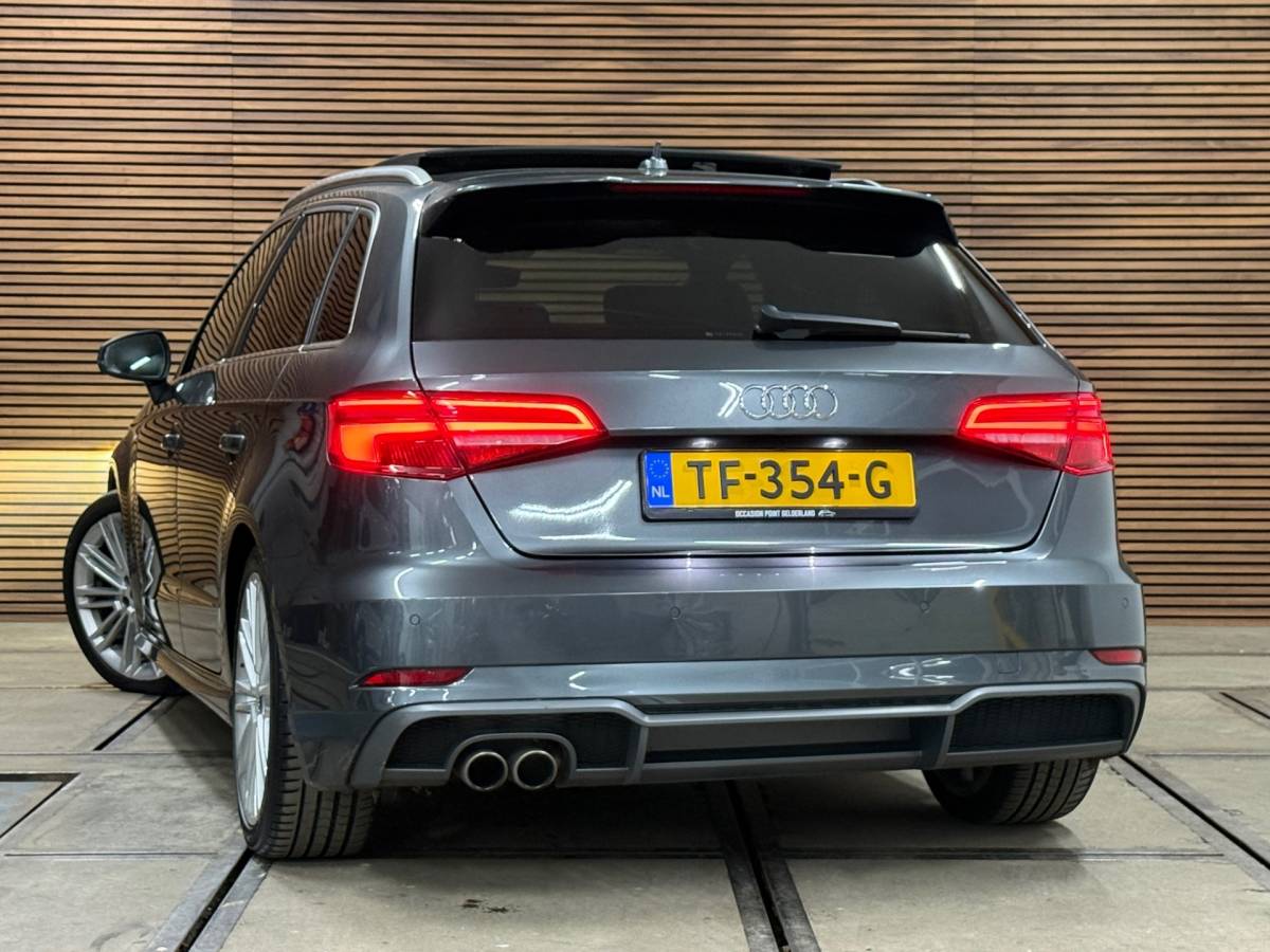 Audi A3 Audi A3 Sportback 1.5 TFSI CoD Sport S Line Edition | Pano | Sportstoelen | LED | Navigatie | Trekhaak