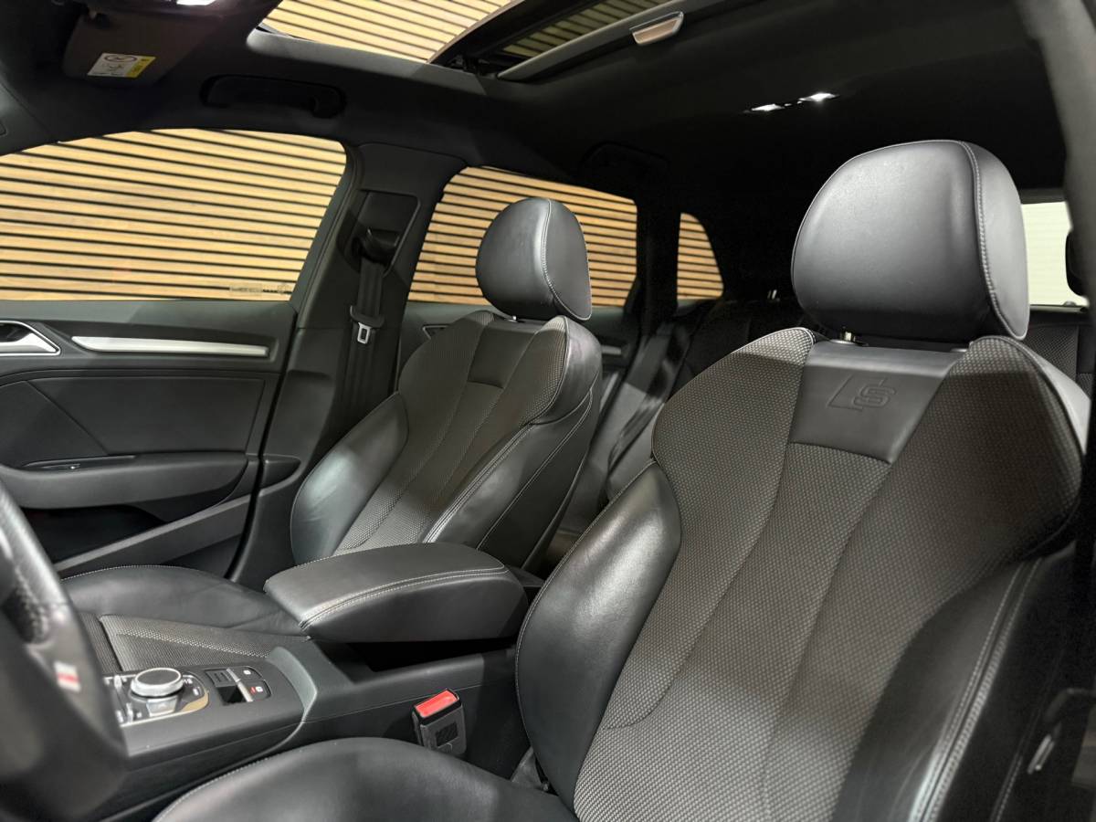 Audi A3 Audi A3 Sportback 1.5 TFSI CoD Sport S Line Edition | Pano | Sportstoelen | LED | Navigatie | Trekhaak