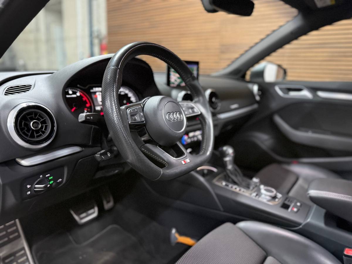 Audi A3 Audi A3 Sportback 1.5 TFSI CoD Sport S Line Edition | Pano | Sportstoelen | LED | Navigatie | Trekhaak