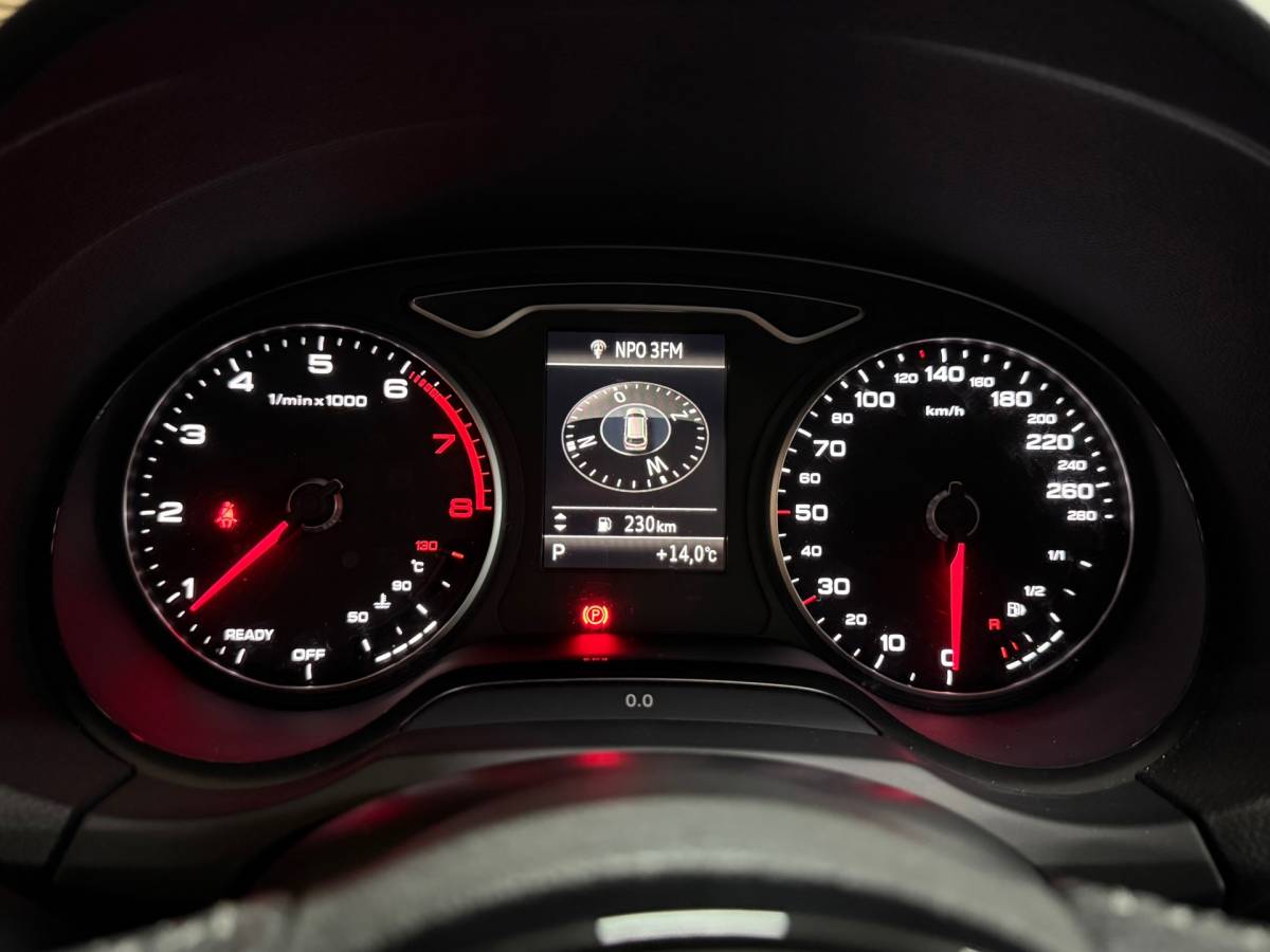Audi A3 Audi A3 Sportback 1.5 TFSI CoD Sport S Line Edition | Pano | Sportstoelen | LED | Navigatie | Trekhaak