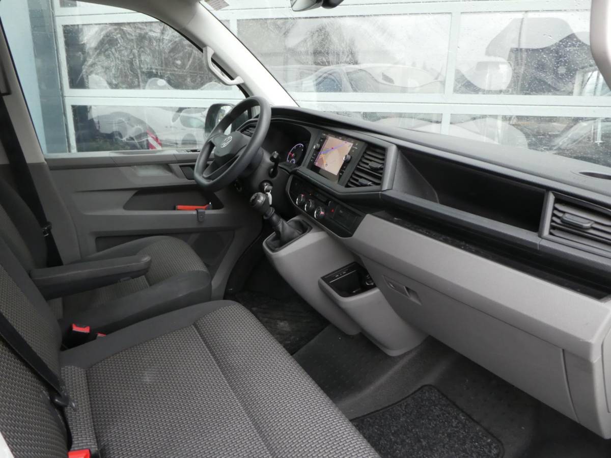 Volkswagen Transporter Volkswagen Transporter 2.0 TDI L2H1 airco navigatie pdc 3 zits trekhaak