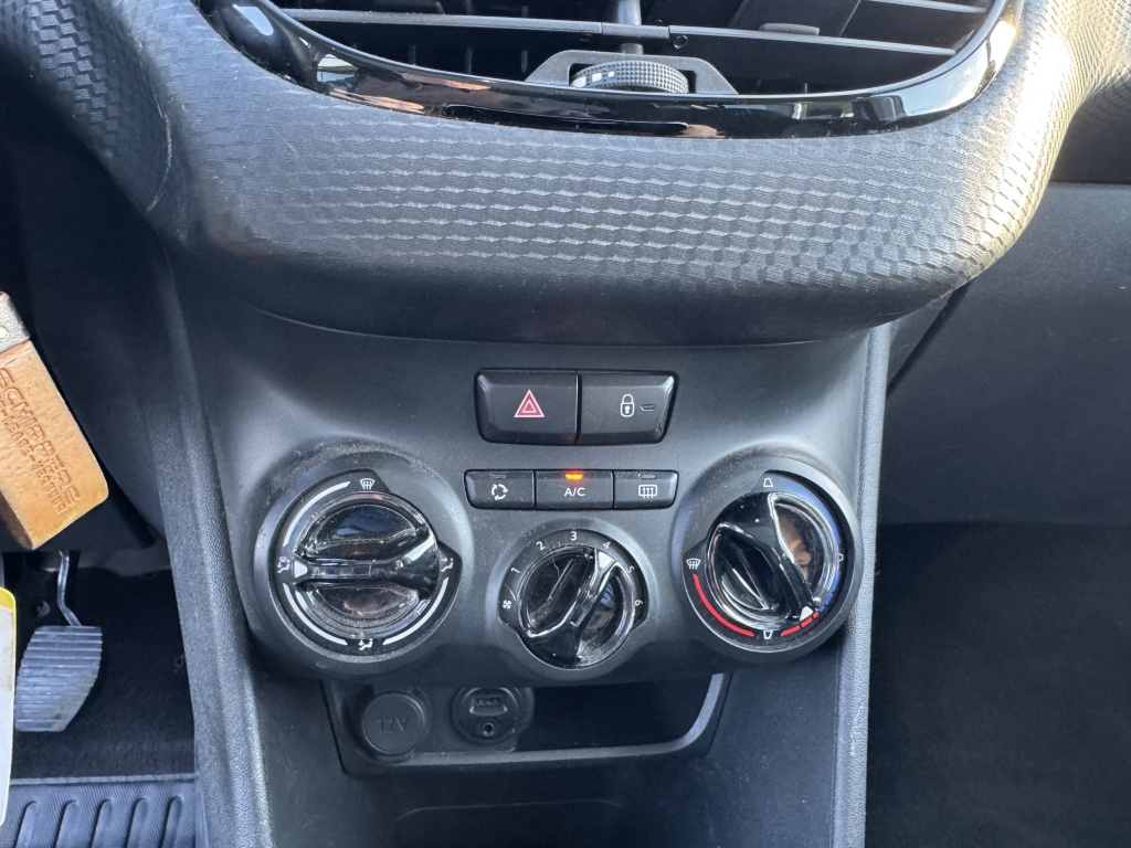 Peugeot 2008 Peugeot 2008 1.2 PureT. Blue Lion