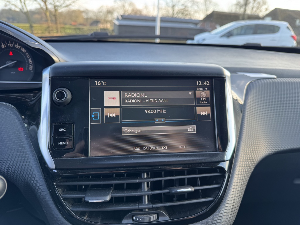 Peugeot 2008 Peugeot 2008 1.2 PureT. Blue Lion